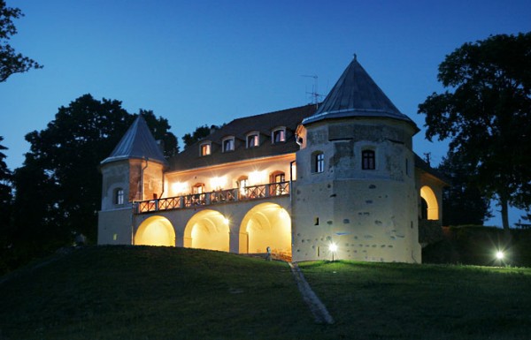 Lithuania-castle