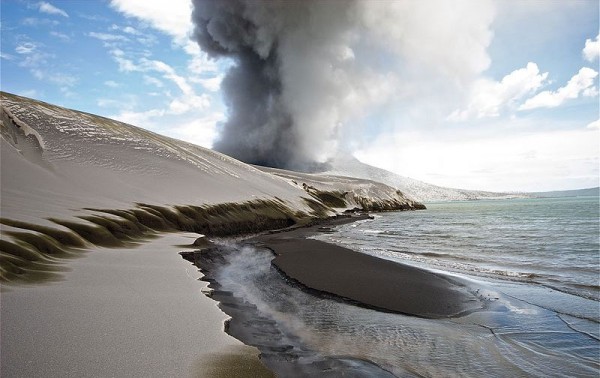 papua-new-guinea-ash-dunes