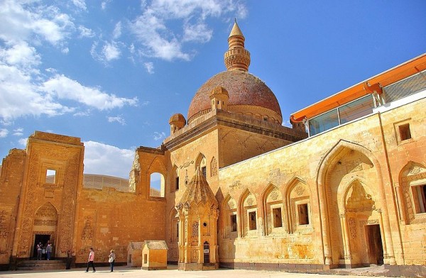 Ishak Paşa Palace. Photo by Myararat83.