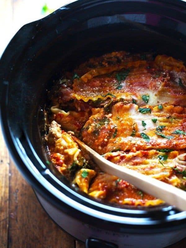 Super Easy Skinny Veggie Crockpot Lasagna - a handful of simple ingredients for a healthy family dinner. | https://lose-belly.fit